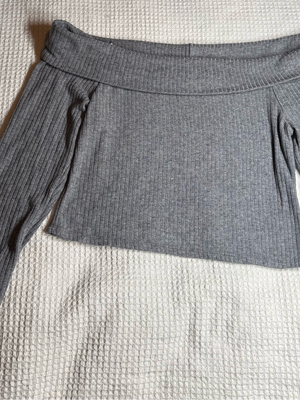 Atelier by Kirious Off-Shoulder Ribbed Women's Top- Gray